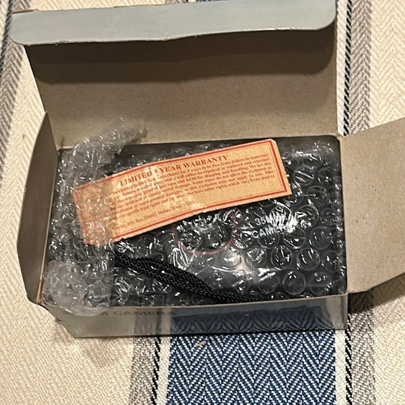 Vintage Black Lexxus 35MM Film Camera Focus Free w Paperwork and Box - Picture 5 of 6